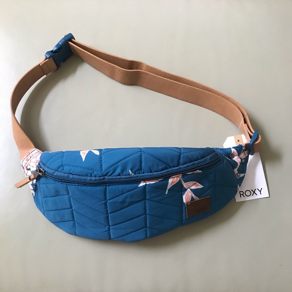 NWT ROXY Fanny bag